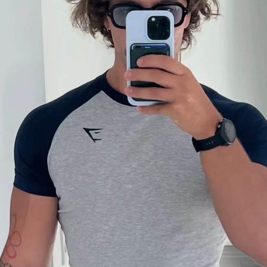 GYMSHARKRAGLAN运动拼色修身T恤