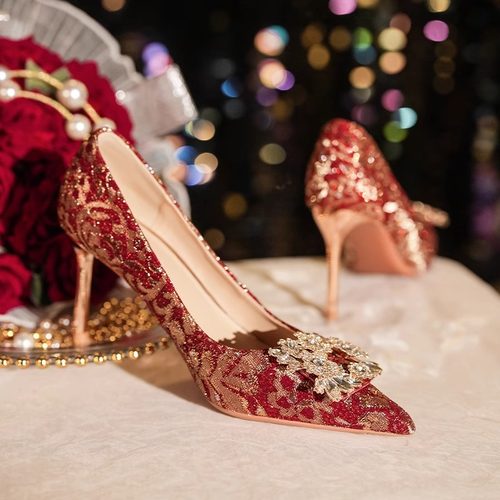 秀禾2025新款高级感绝美婚鞋