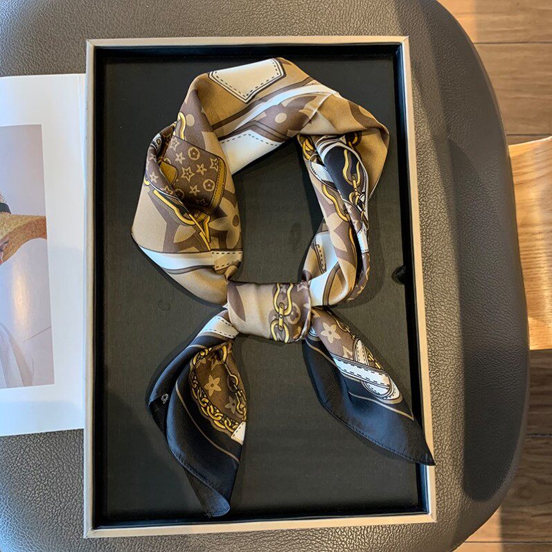 丝巾女2025新款小方巾高级感大牌风老花护颈围巾长条搭配衬衫领巾