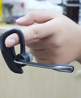 Plantronics/缤特力 Voyager Pro+ HD 后挂式经典商务蓝牙耳机