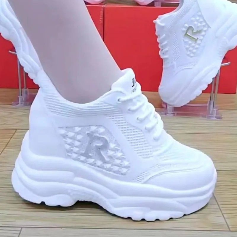 爆款小白鞋女内增高小个
