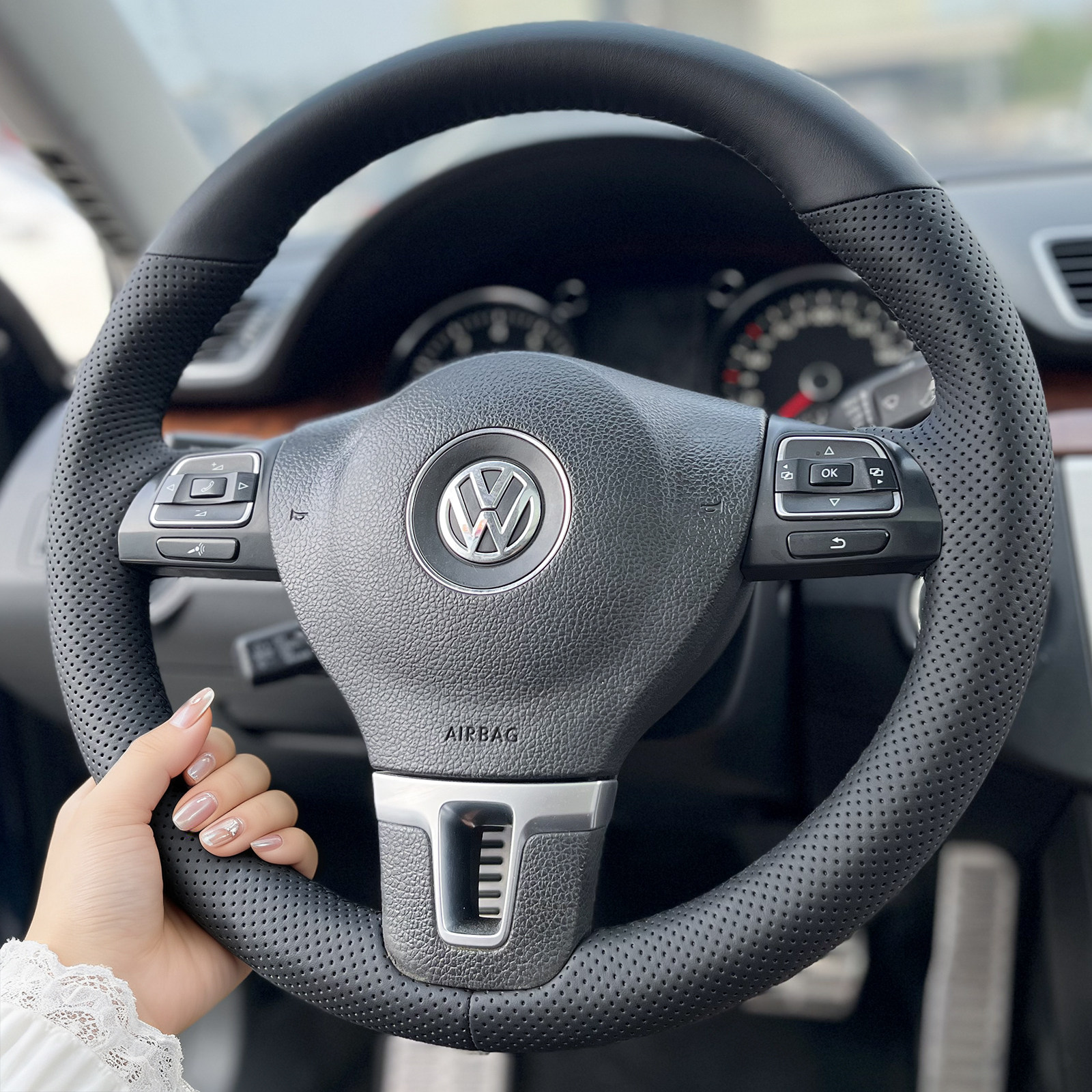 适用于大众途观CC帕萨特迈腾速腾高尔夫6宝来途锐手缝方向盘套