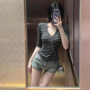 辣妹风小个子时尚五分袖女生夏季撞色条纹修身显瘦微透中袖上衣潮