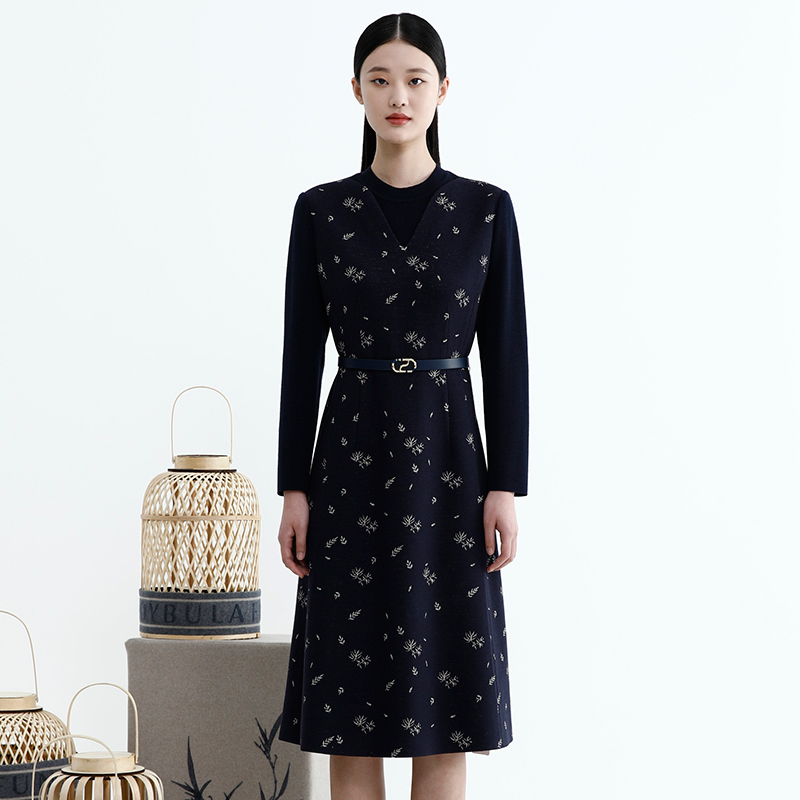 连衣裙通勤风戴布拉芬