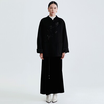 DYBULAFUN/戴布拉芬新款冬季黑色刺绣中国风端庄典雅女士短款大衣
