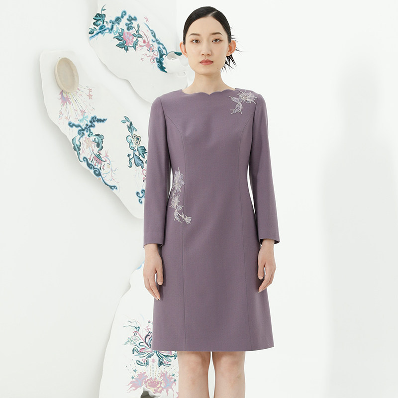 连衣裙绵羊毛戴布拉芬