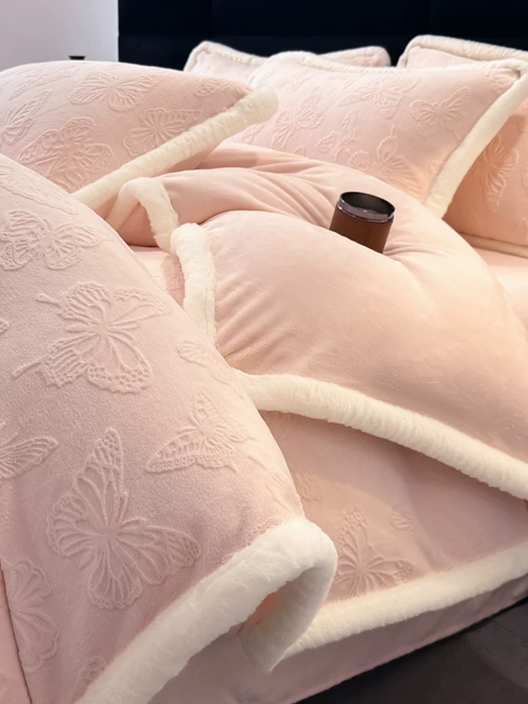 雕花牛奶绒四件套加绒冬季被套高级感珊瑚绒新款床单床上用品