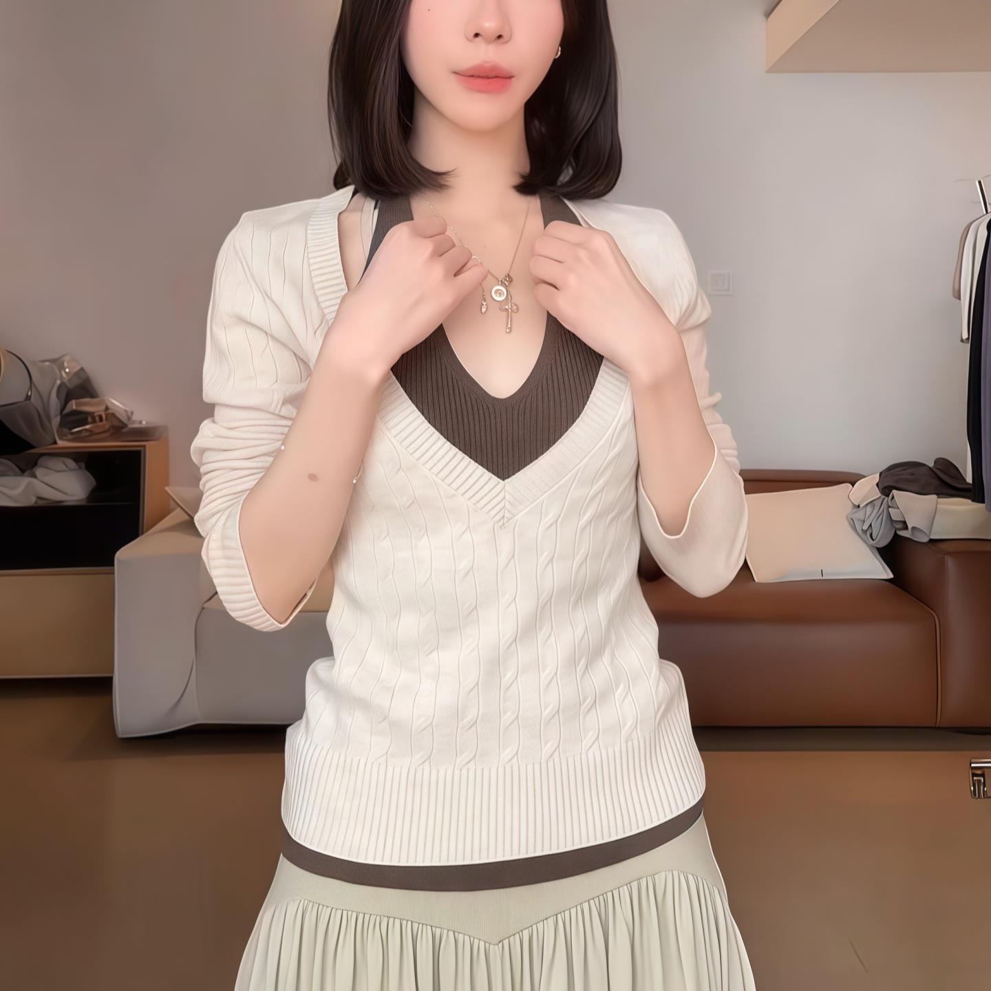 ROUMIKL撞色挂脖假两件针织衫女2025新款秋季时髦显瘦麻花打底衫