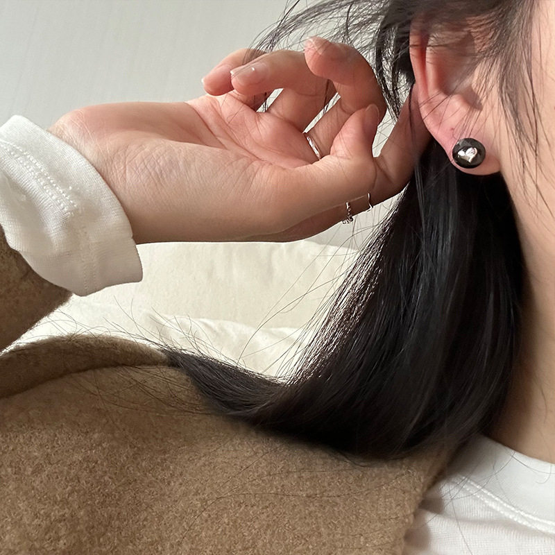925纯银圆形黑色水晶爱心耳钉女