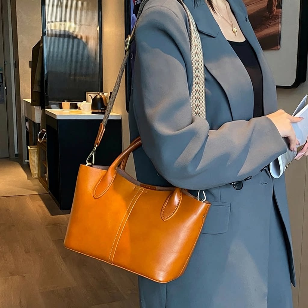 纯牛皮斜挎手提包女百搭春夏新款
