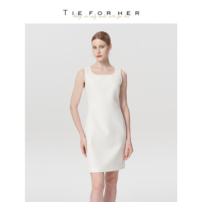 TieForHer Rice通关裙 极简奶昔白高智修身裙子淡人背心款连衣裙