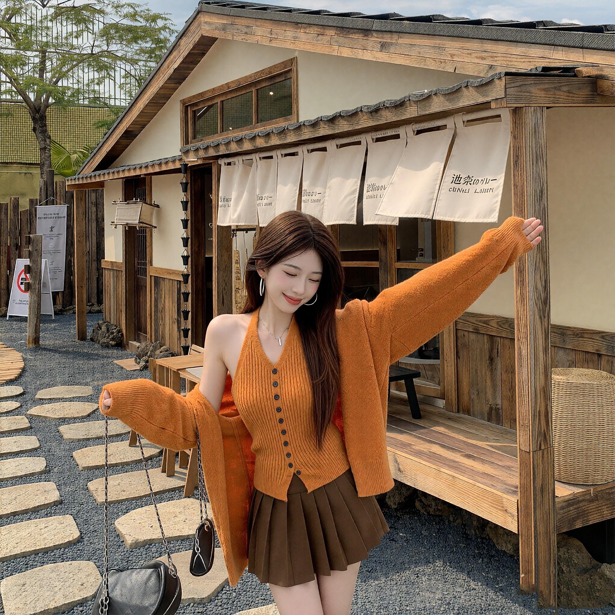 韩版V领女装针织开衫挂脖吊带背心两件套2026秋冬高级感修身毛衣