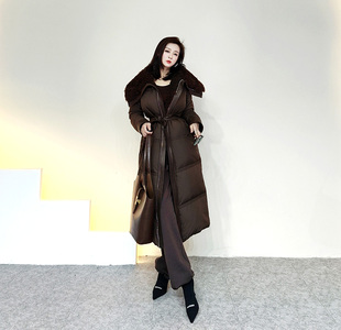 设计款大翻领咖色女士中长款羽绒服美拉德色系细带显瘦保暖面包服