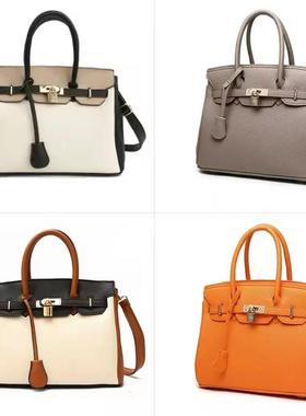 样板房衣帽间女士挎包装饰品摆件