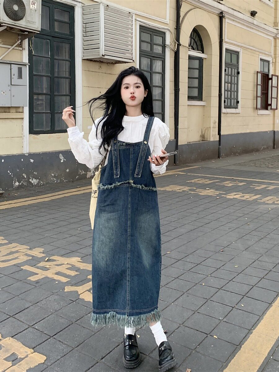 小白了兔大码女装流苏牛仔背带裙