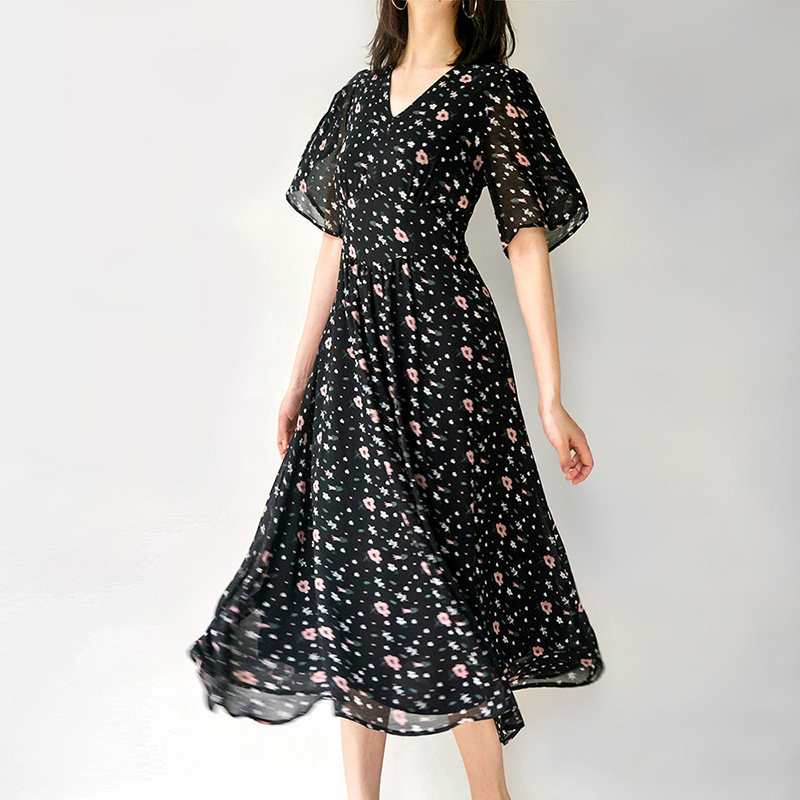 碎花连衣裙2020夏季新款女雪纺裙子V领仙女裙显瘦中长款气质长裙