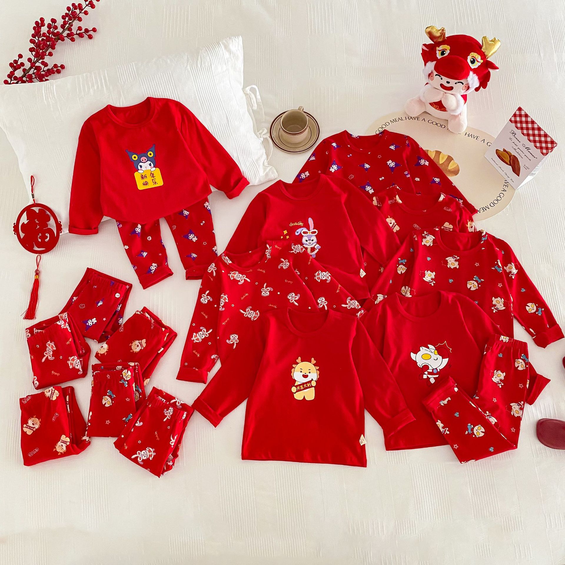 彤蓓佳儿童贺岁莱卡内衣套装中大童无骨工艺大红色本命年秋衣秋裤