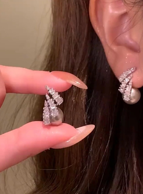 轻奢高级感锆石灰色珍珠耳环女精致百搭耳钉时尚气质小众设计耳饰