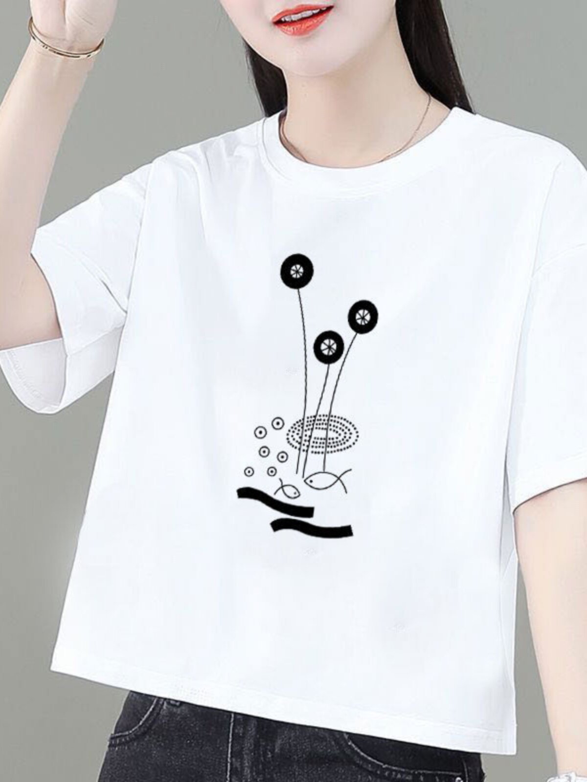 [면 함유] 패셔너블한 짧은 티셔츠 여름 신상 스타일 올해 인기 있는 트렌디하고 연령을 줄여주는 티셔츠 상의는 패셔너블하고 고상합니다