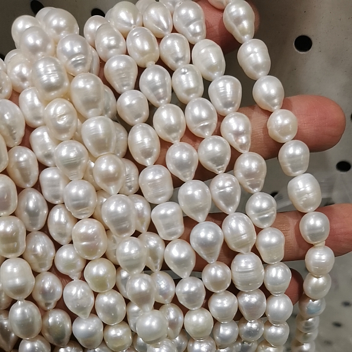 9-10mm米珠有点水滴形 天然淡水珍珠散珠项链半成品一条 特价处理