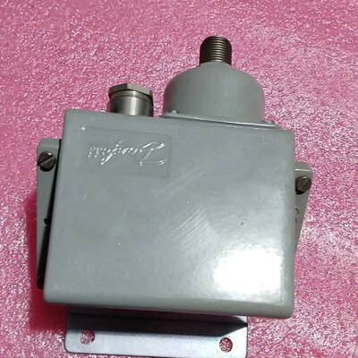 议价丹佛斯压力开关KPS33 060-3117，议可维修