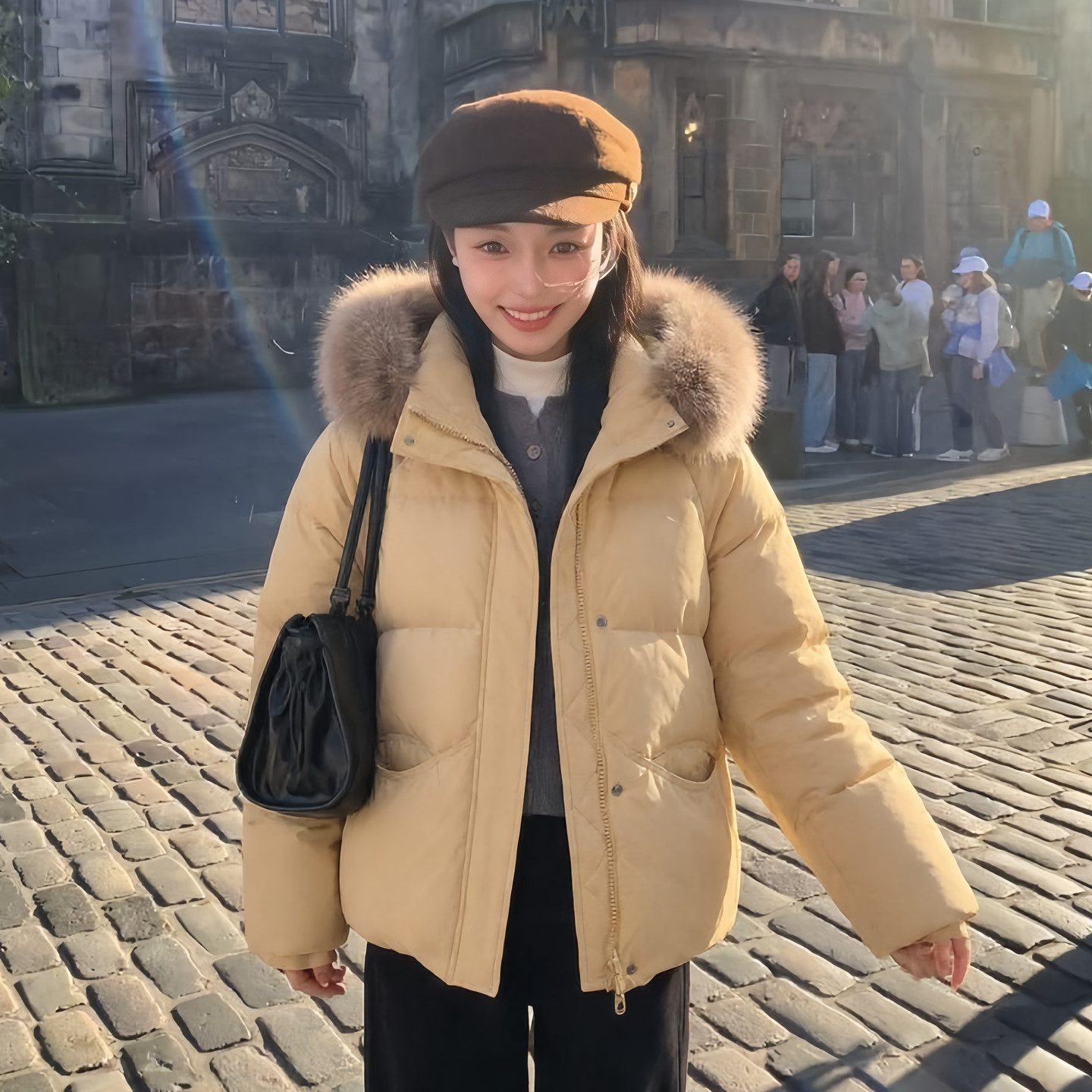 高级感毛领连帽白鸭绒短款羽绒服女韩版宽松显瘦加厚保暖冬季外套