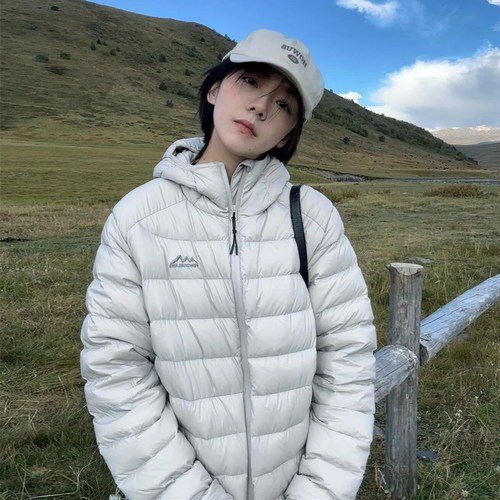 90白鸭绒轻薄排骨羽绒服外套