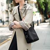 fiedlesissi 菲德茜茜围裹水桶包女新款 大容量真皮包包单肩斜挎包