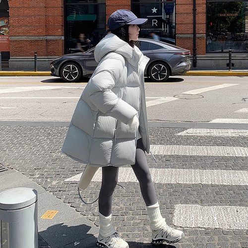 亲肤泡芙羽绒棉服女中长款