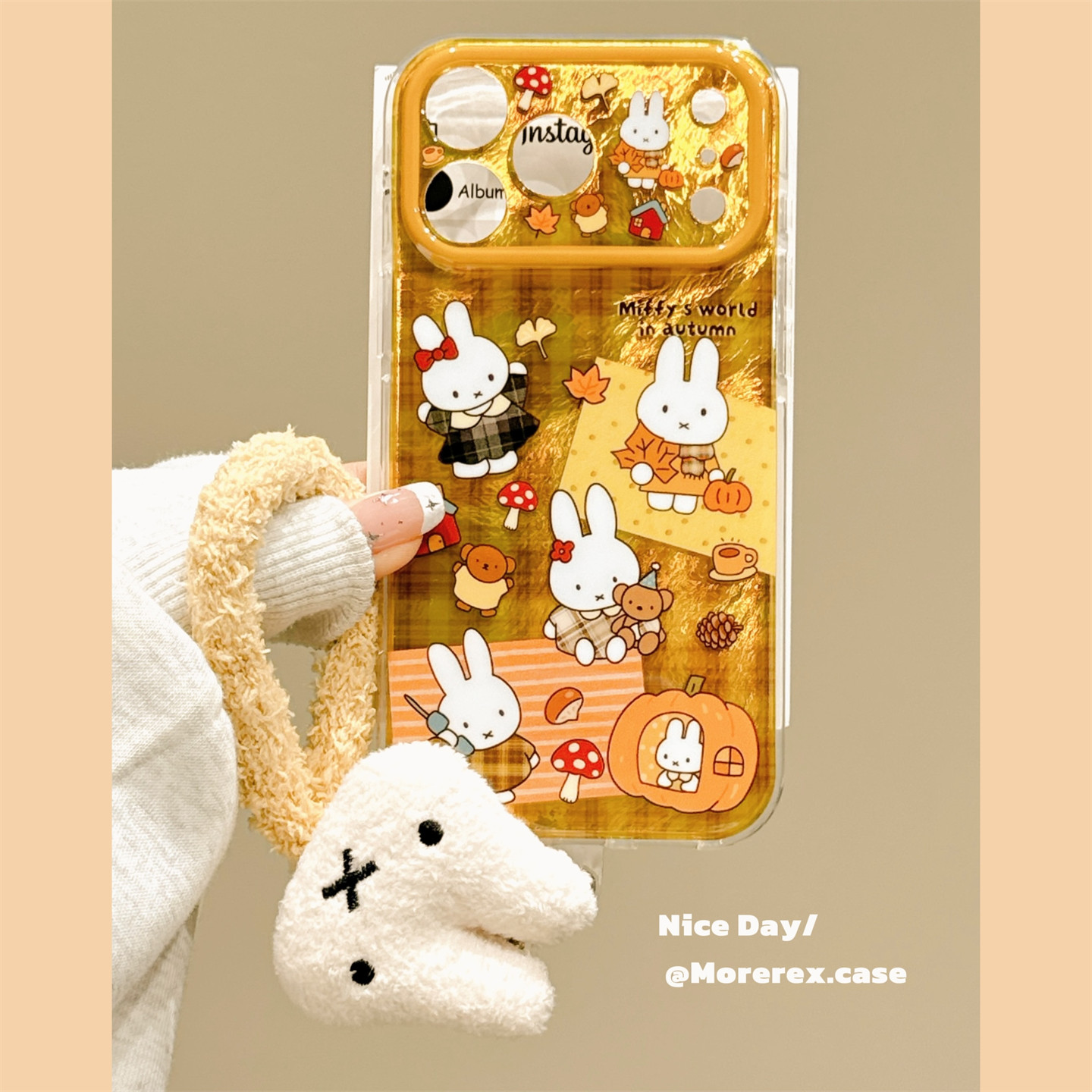 MoreRex秋日金色格纹枫叶米菲兔带挂绳适用苹果18手机壳iphone17promax新款18pro全包15防摔保护套14少女心16