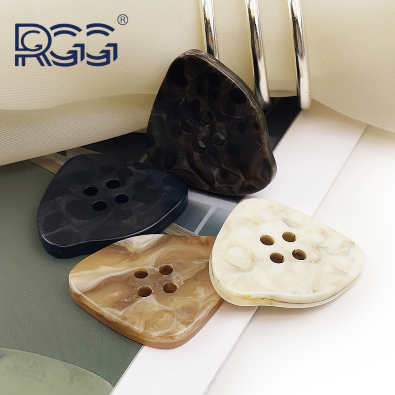 新款女装大衣纽扣不规则仿大理石