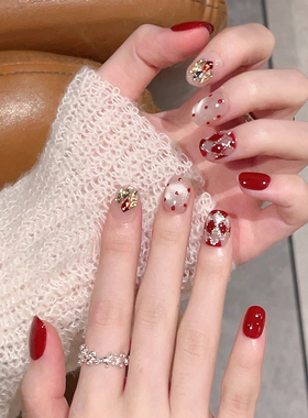 2026新年红色菱格手工穿戴甲短款爆闪碎钻波点猫眼美甲高级感指甲