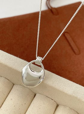 银色马鞍包项链长款吊坠韩系ins简约百搭高级感配饰新款毛衣链女