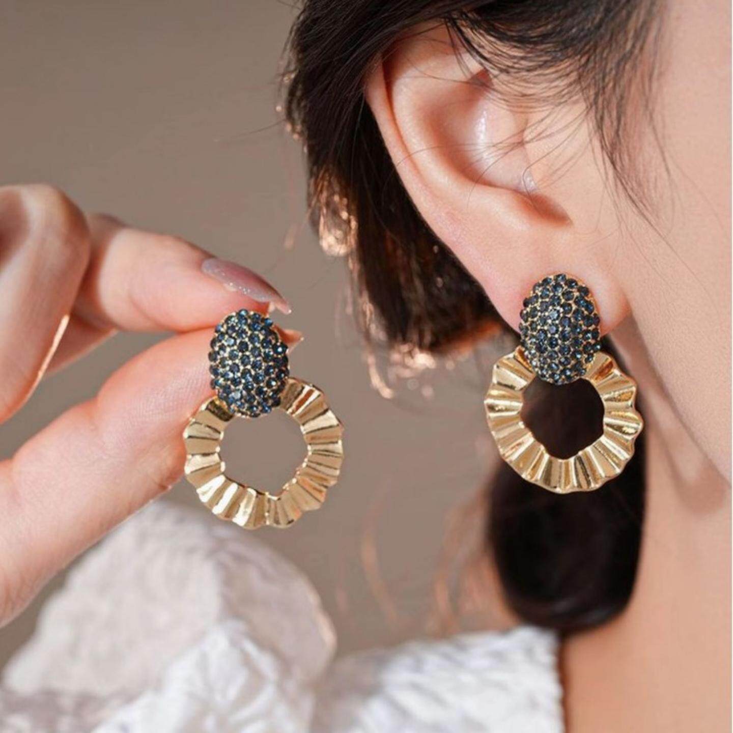 2025新爆款创意设计金色耳钉气质高级感复古港风耳环925银针耳饰