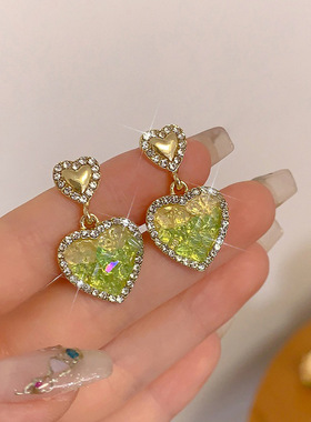 碎钻渐层绿色爱心耳环小众设计感轻奢耳饰2023年新款潮耳针女