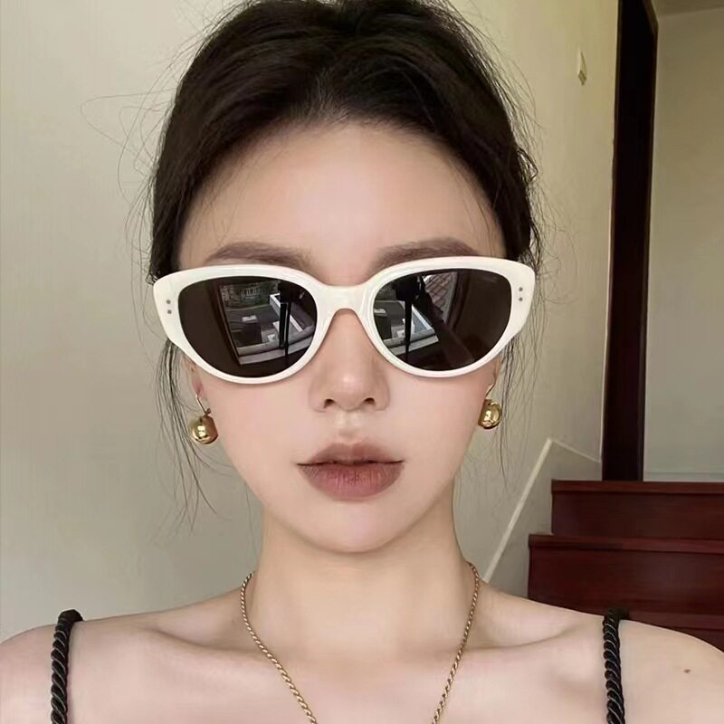 日系cherrykoko复古墨镜猫眼黑白框拼接米钉设计感眼镜男女士防