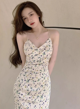 韩系碎花连衣裙女2025春夏季新款气质茶歇长裙甜辣性感吊带裙子