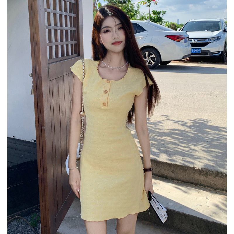 法式木耳边小飞袖针织连衣裙女夏季气质修身显瘦包臀裙辣妹短裙子