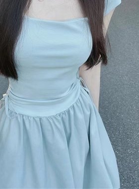 茶歇法式方领连衣裙子女夏季2025新款初恋清纯奶甜长裙收腰小个子