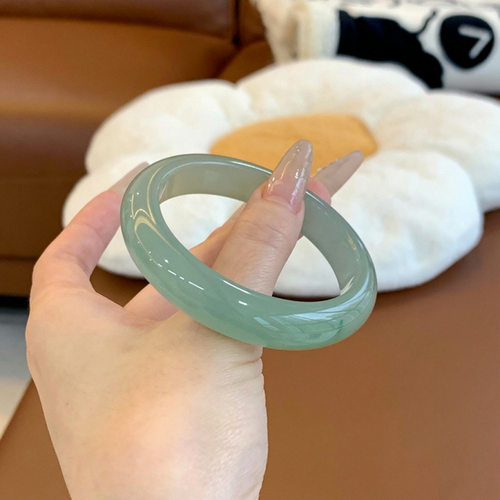 天然高冰东陵玉手镯冰种油青