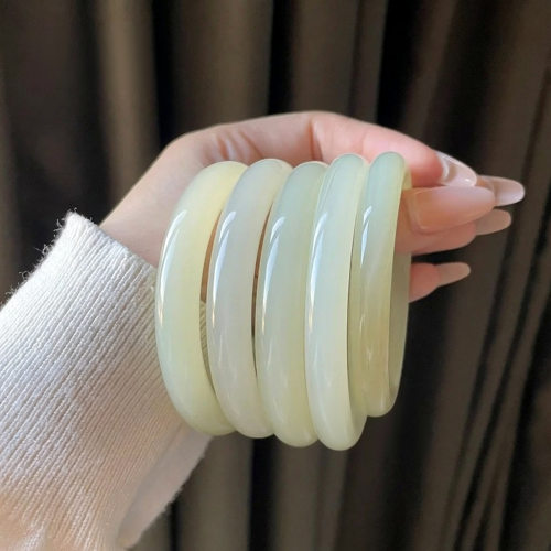 天然冰种青白玉手镯女扁条首饰