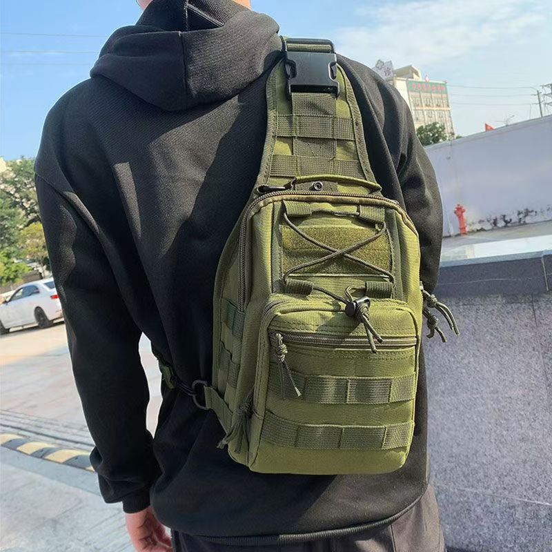 逃离塔科夫同款周边战术背包单肩包户外登山便携挎包游戏内实物