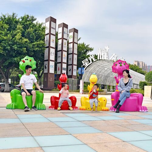 仿真卡通恐龙座椅玻璃钢雕塑景区幼儿园摆放装饰造景休闲坐凳摆件