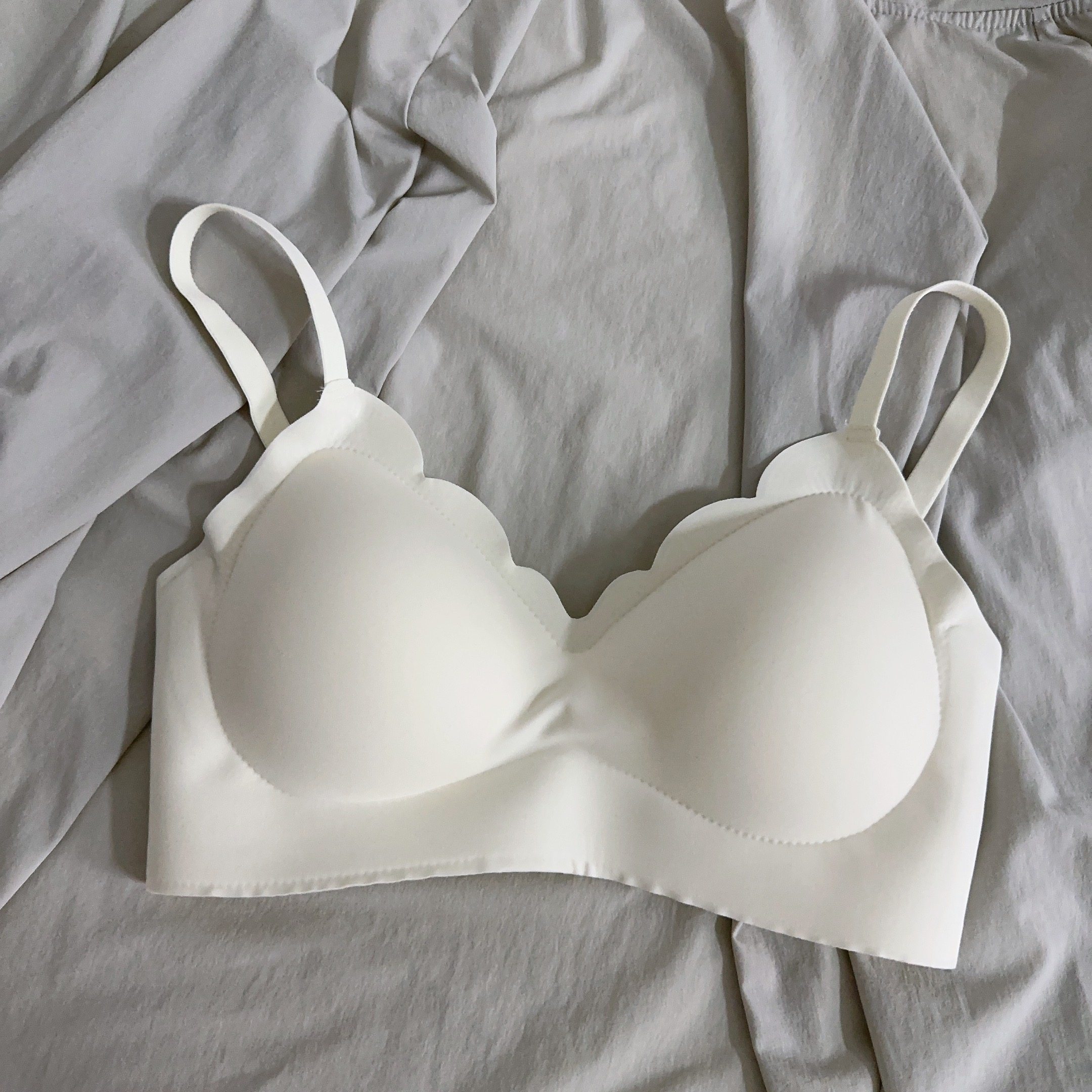 内衣女聚拢小胸显大无痕胸罩夏季薄款2023新款爆款防外扩性感文胸