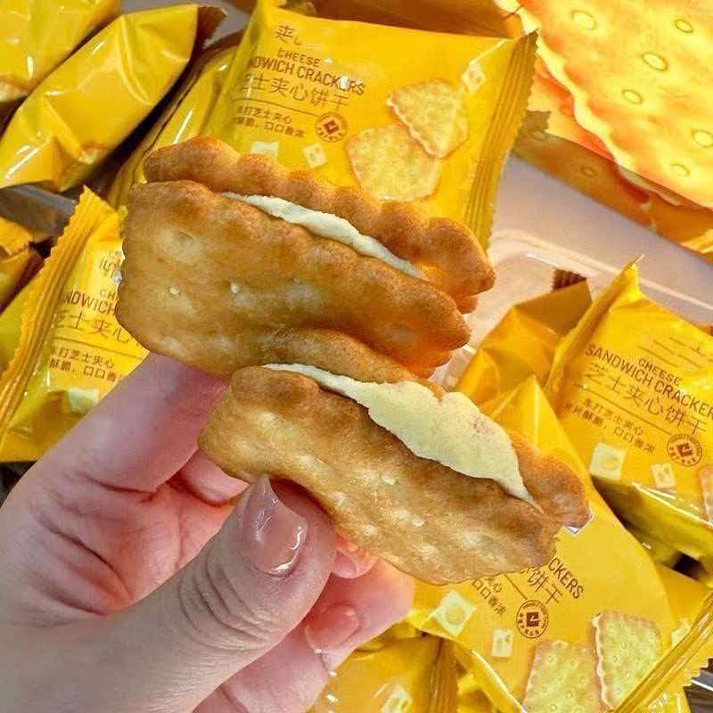 芝士夹心饼干咸香酥脆休闲宿舍解馋办公室零食代餐独立包装一整箱