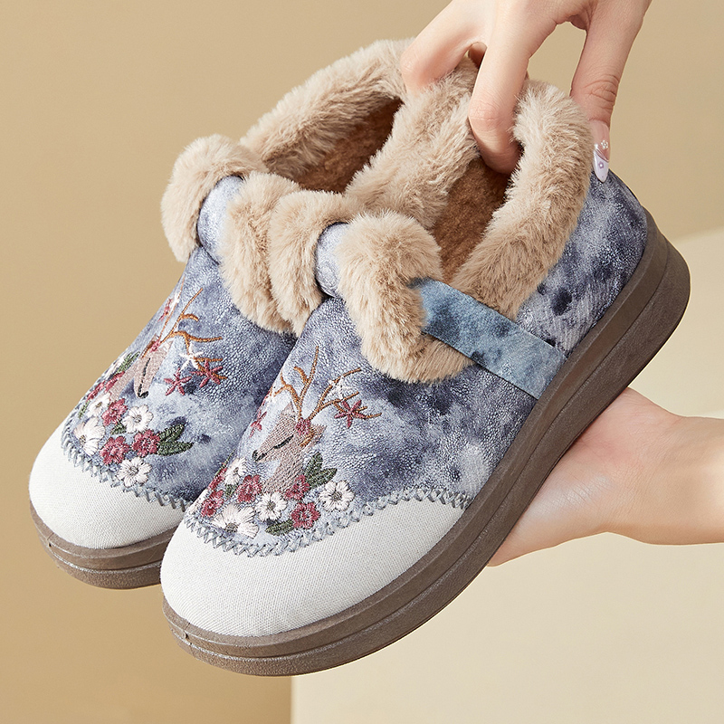 冬季新款老北京棉鞋女加绒加厚妈妈鞋一脚蹬保暖棉鞋新中式绣花鞋