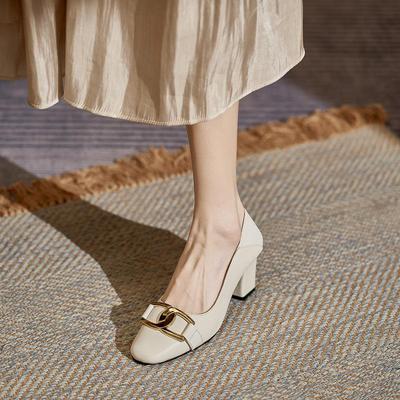 新款方头粗跟高跟鞋大码加肥加宽方扣两穿女单鞋百搭通勤工作