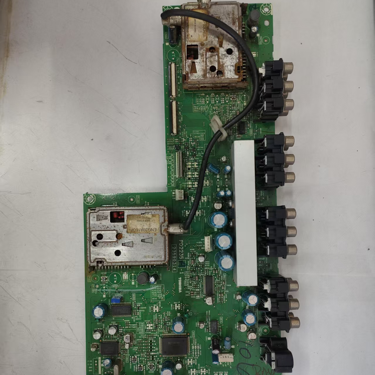 原装拆机东芝37WL58C主板PD2235A-1 23590314配屏LQ370T3LZ41