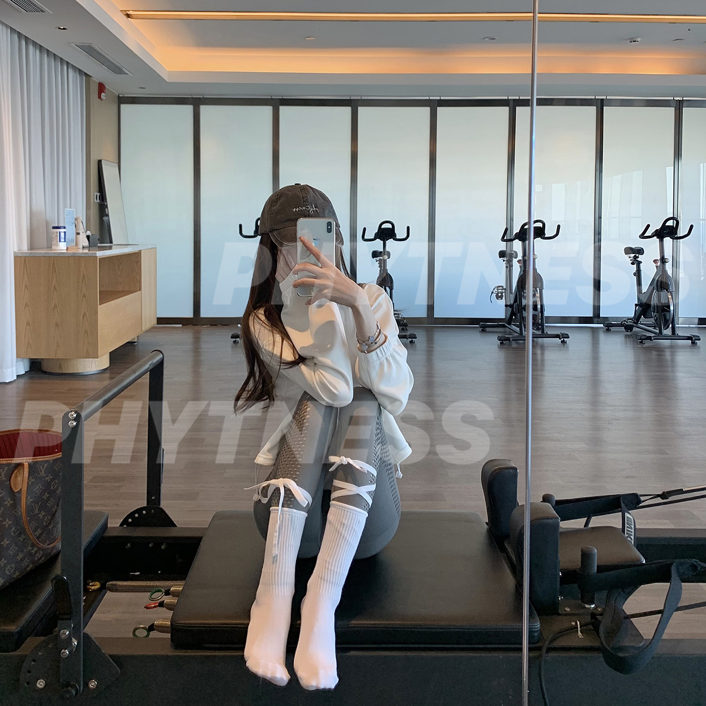 新品设计感色绑带瑜伽袜