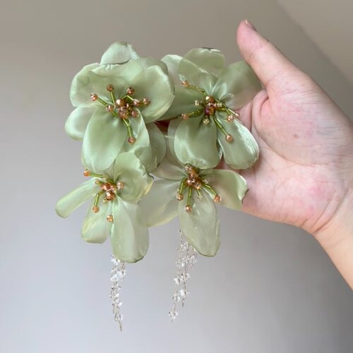 青藤花藤！绿色花朵串珠流苏耳环